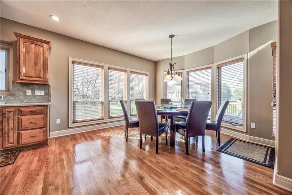 Breakfast nook with bay windows